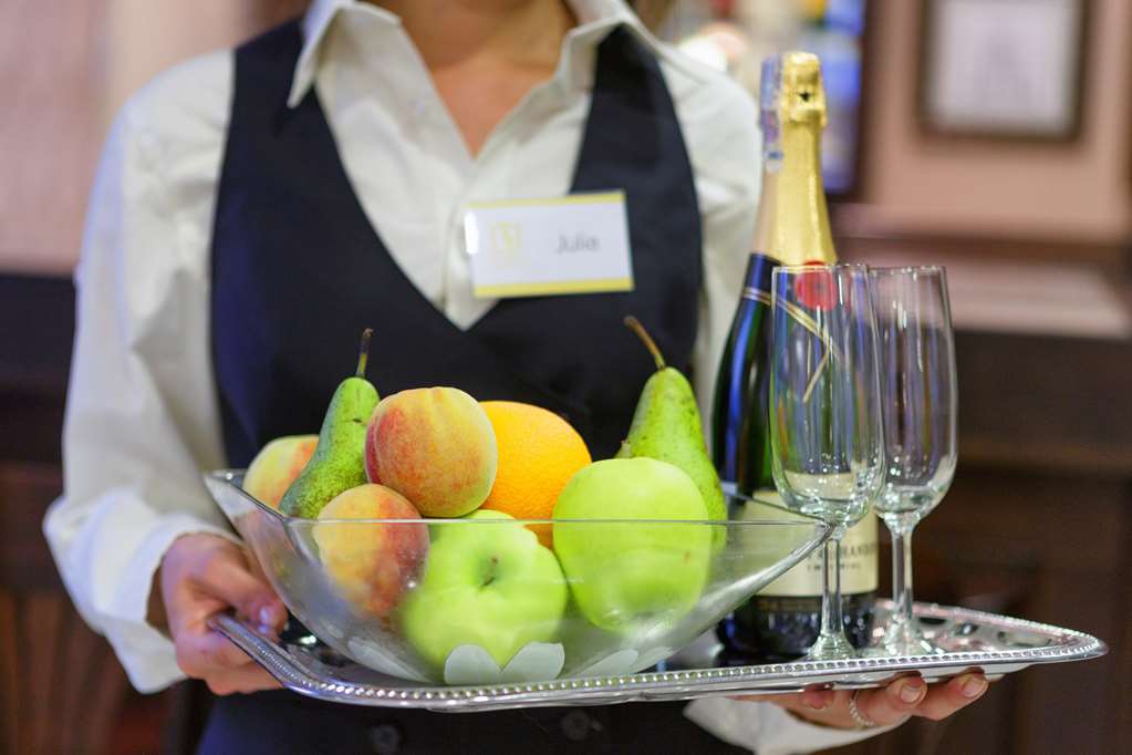 Alarus Luxe Hotel Odesa Servicios foto