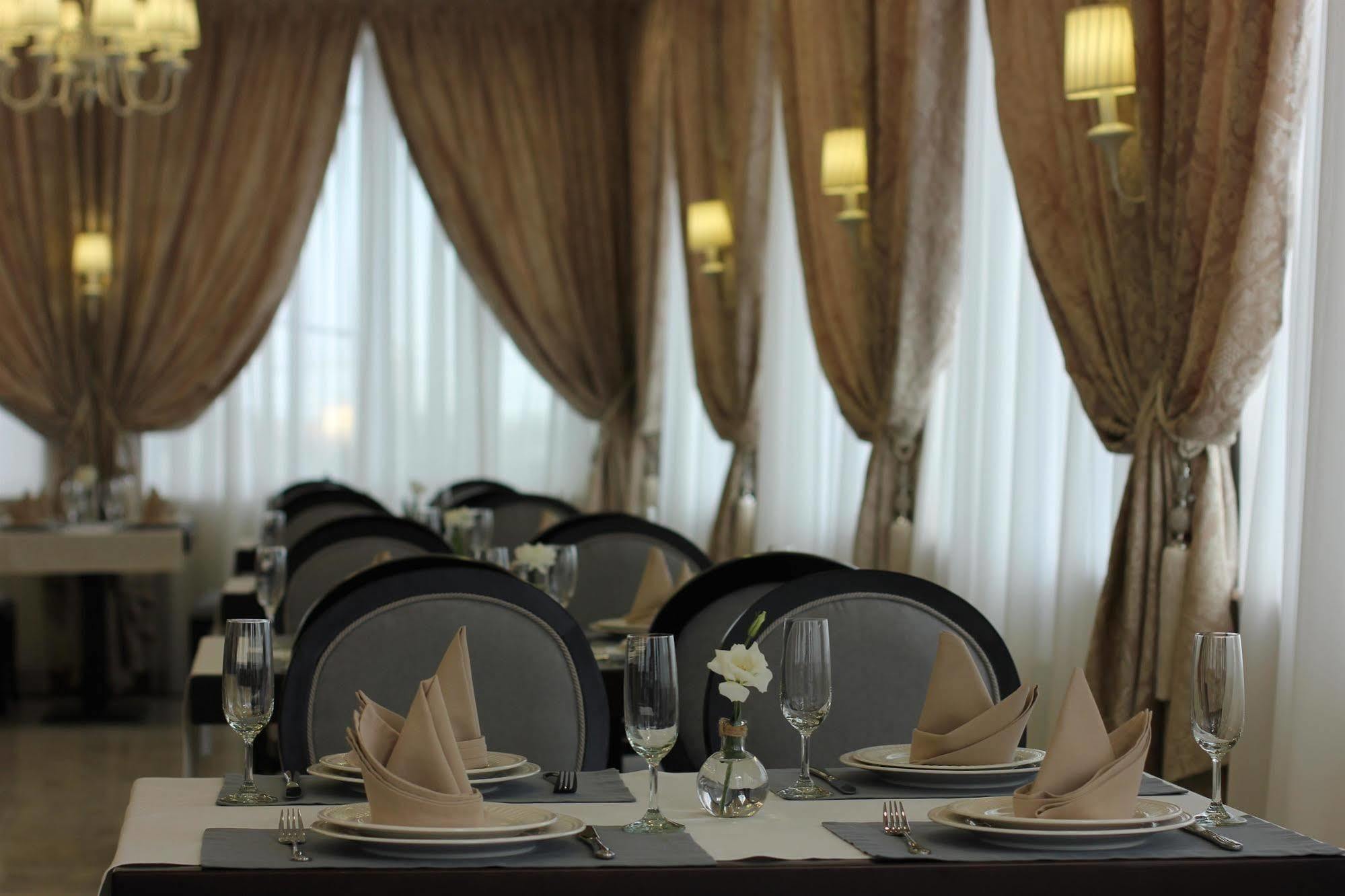 Alarus Luxe Hotel Odesa Exterior foto