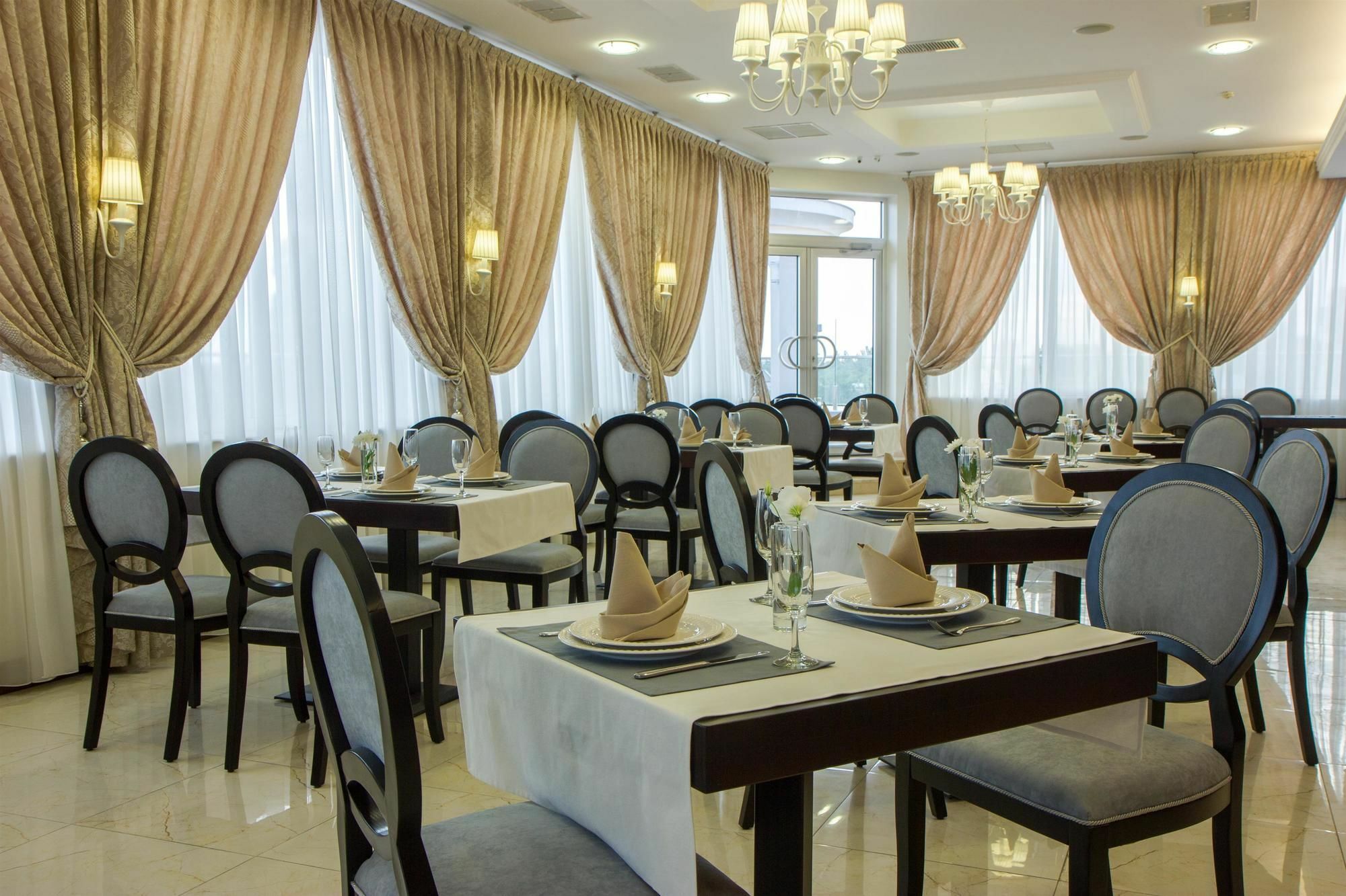 Alarus Luxe Hotel Odesa Exterior foto
